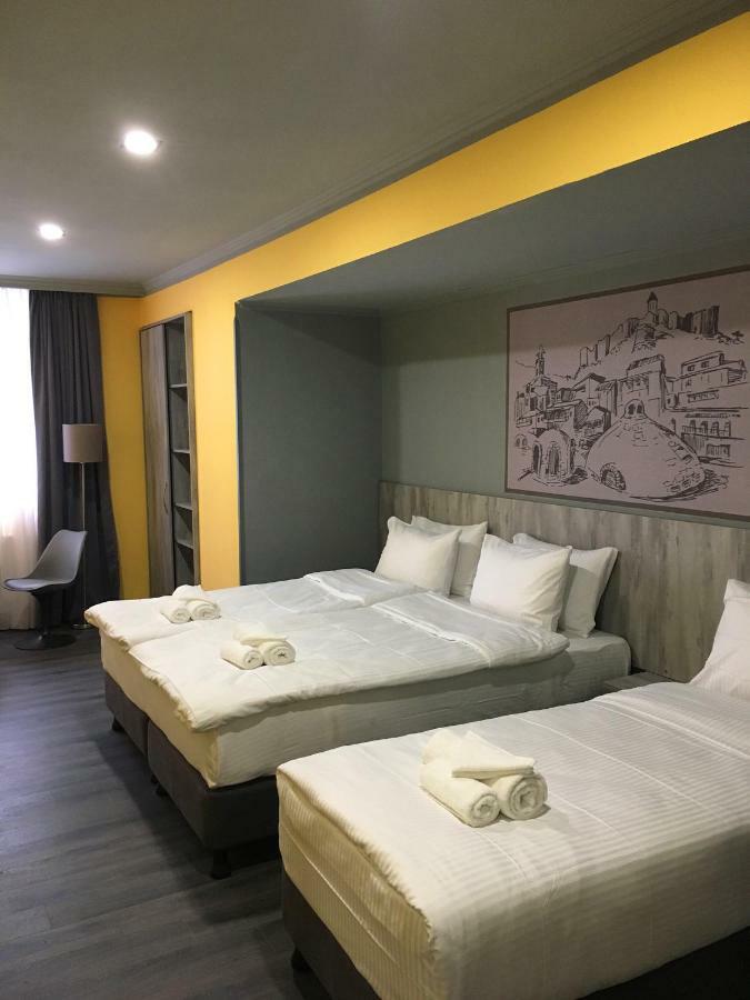 Atoneli Hotel ティビリシ エクステリア 写真