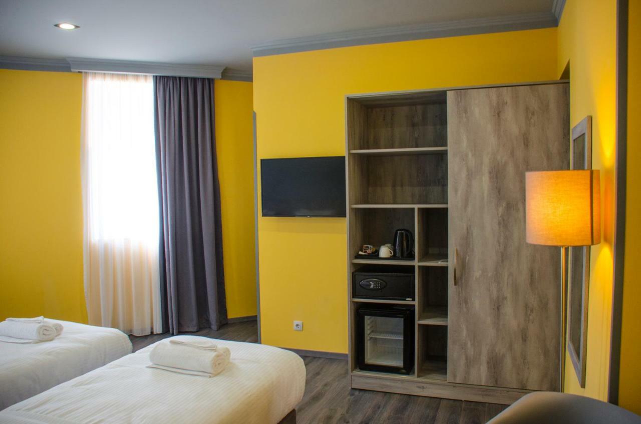 Atoneli Hotel ティビリシ エクステリア 写真