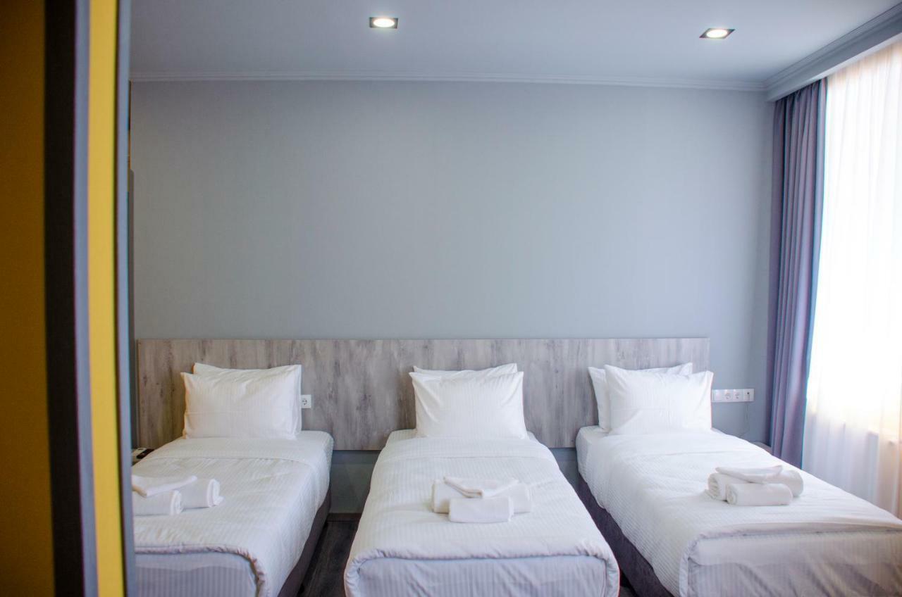 Atoneli Hotel ティビリシ エクステリア 写真