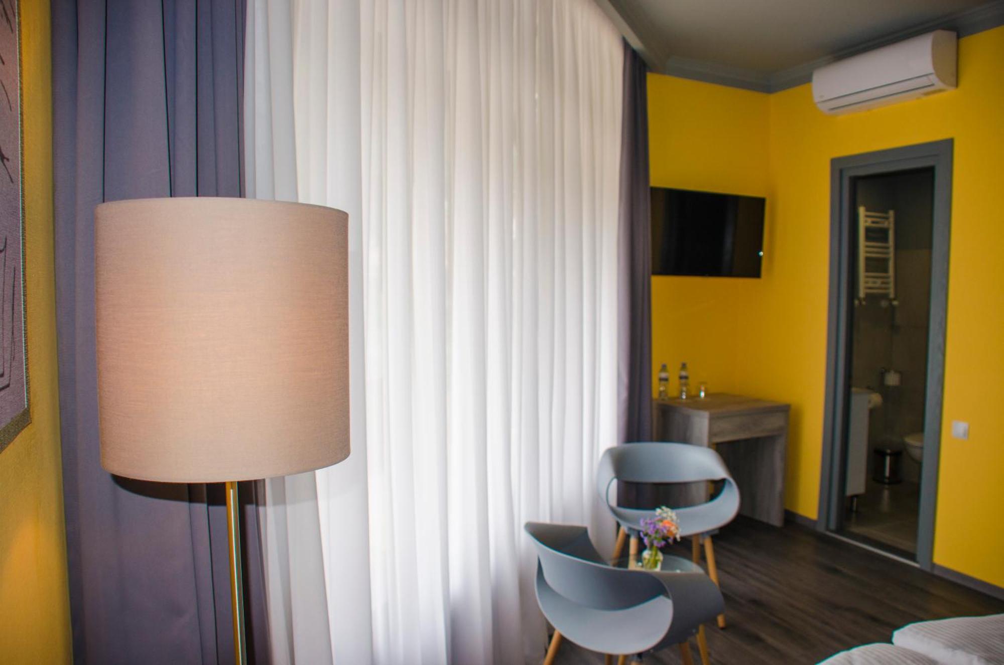 Atoneli Hotel ティビリシ エクステリア 写真